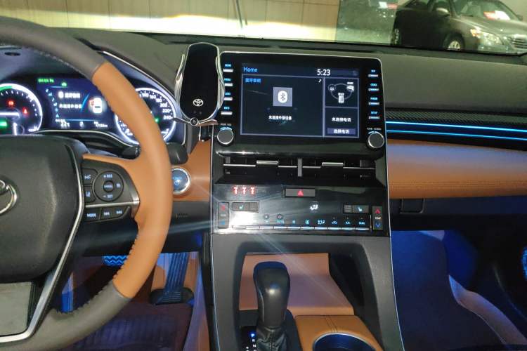 Used Toyota Avalon 2019 Dual-Engine 2.5L XLE Prestige Version China VI Standard
