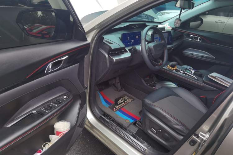 Used CHANGAN OSHAN Z6 2022 Blue Whale 1.5T DCT Luxury Model Driver Seat