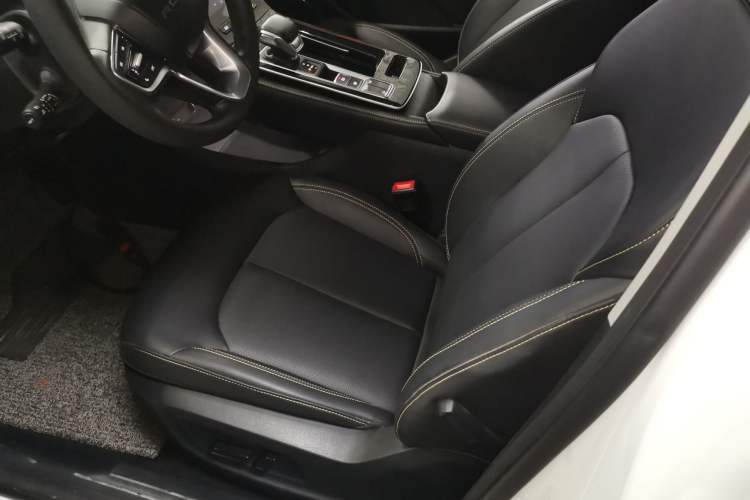 Used Roewe i6 MAX 2020 300TGI Automatic "Swell Cool Smart Drive" Edition