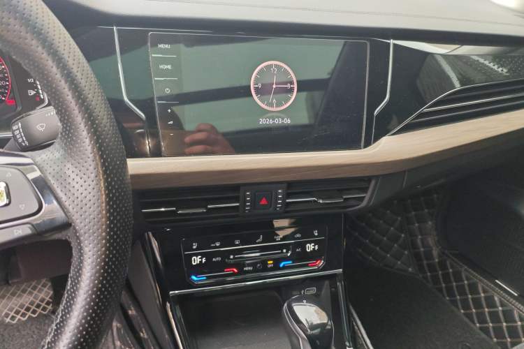 Used Volkswagen Passat 2020 Revised Version 330TSI Luxury Edition China VI Standard
