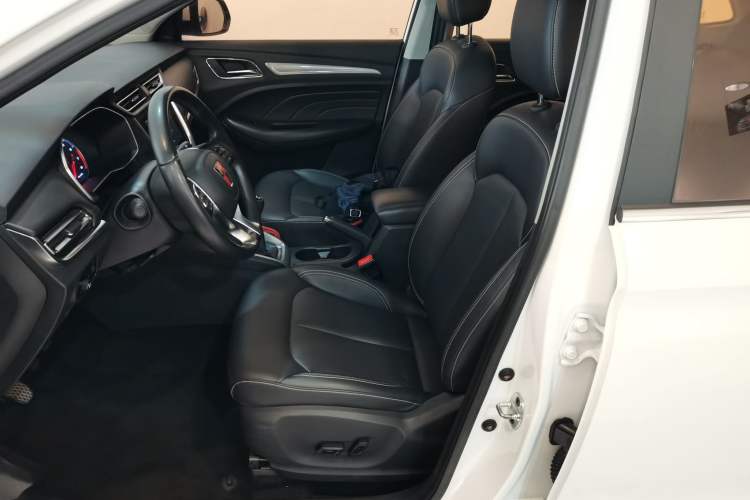 Used Roewe RX3 2018 1.6L Manual Internet Smart Edition
