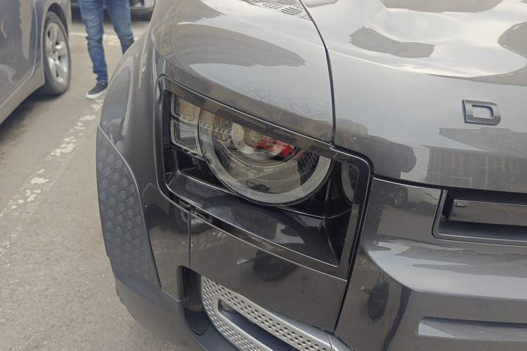 Used Land Rover Defender 2023 Facelift 110 3.0T P400 Dark Edition
