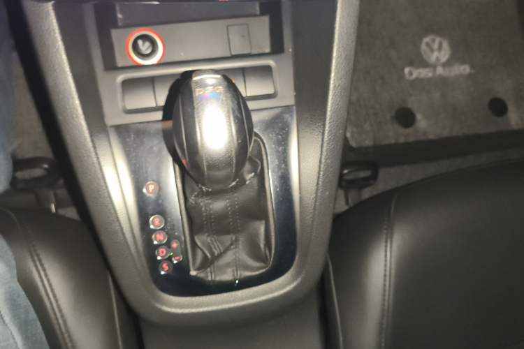 Used Volkswagen Sagitar 2014 Revised Version 1.4TSI Automatic Luxury Edition