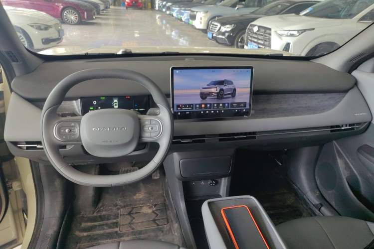 Used Dongfeng NAMMI 06 2025 471 Ultra Center Console