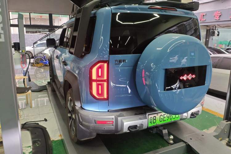 Used Formula Leopard Leopard 5 2023 Navigator Edition