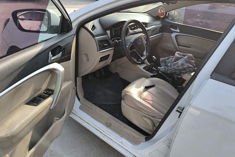 Used Geely Auto Emgrand 2017 Sedan Million Edition 1.5L Manual Luxury Model