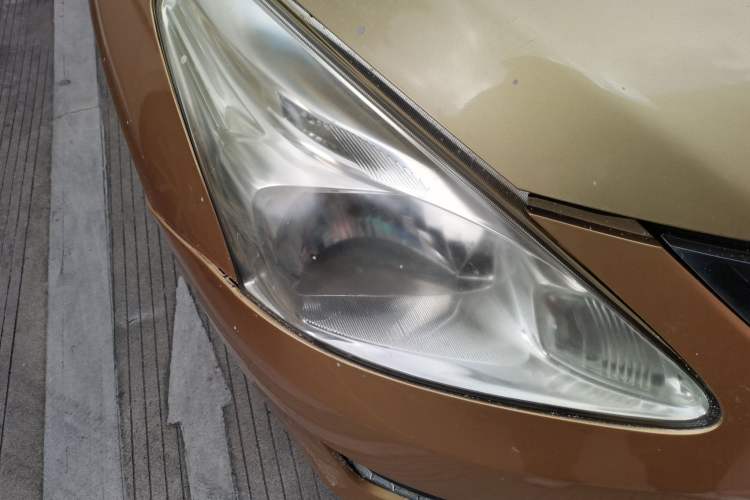 Used Nissan Tiida 2013 1.6L CVT Cool Cafe Edition
