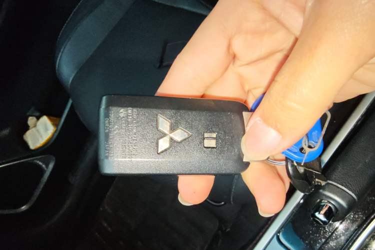 Used Mitsubishi Outlander 2018 2.0L Two-Wheel Drive Glory Edition 5 Seats