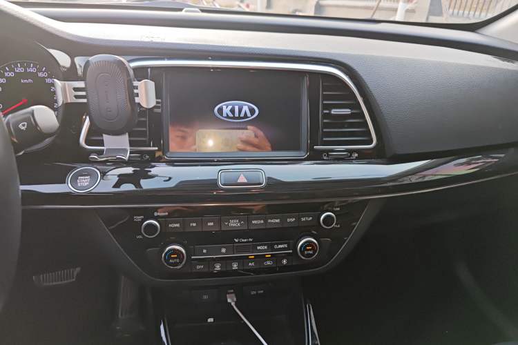 Used Kia K3 (Kai Shen) 2017 1.6T Automatic GLS Audio And AC Panel