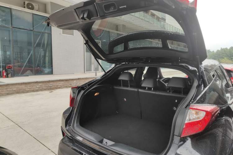 Used Toyota IZOA 2018 2.0L Yichi Edition China V Standard
