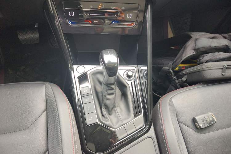 Used Volkswagen Tayron 2020 330TSI Two-Wheel Drive Luxury Smart Connectivity Version Gear Lever