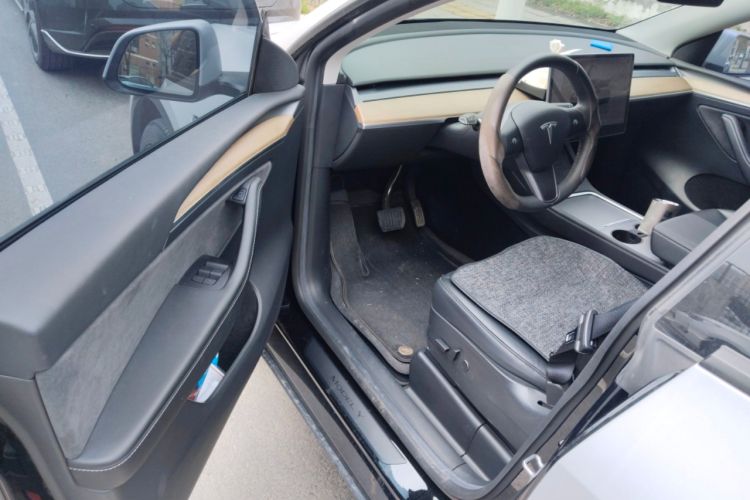 Used Tesla Model Y 2022 Rear-Wheel-Drive Version
