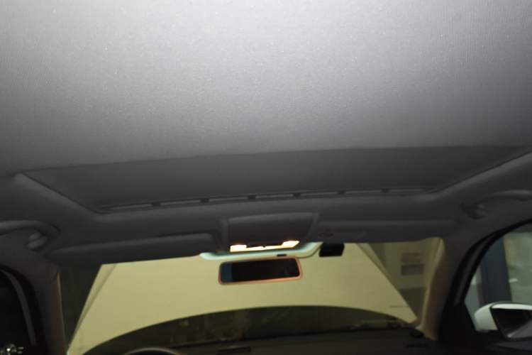 Used Volkswagen Gran Lavida 2013 1.4 TSI Automatic Comfort Model Headliner