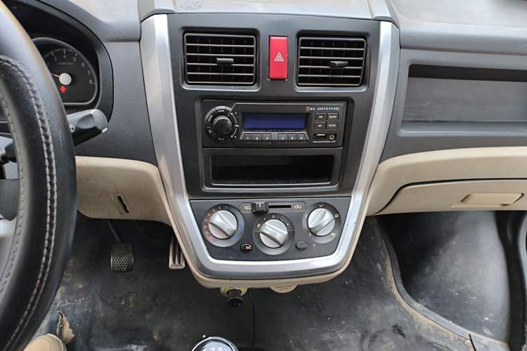 Used Nlmmotor Qiteng M70 2016 1.2L Wealthy Model
