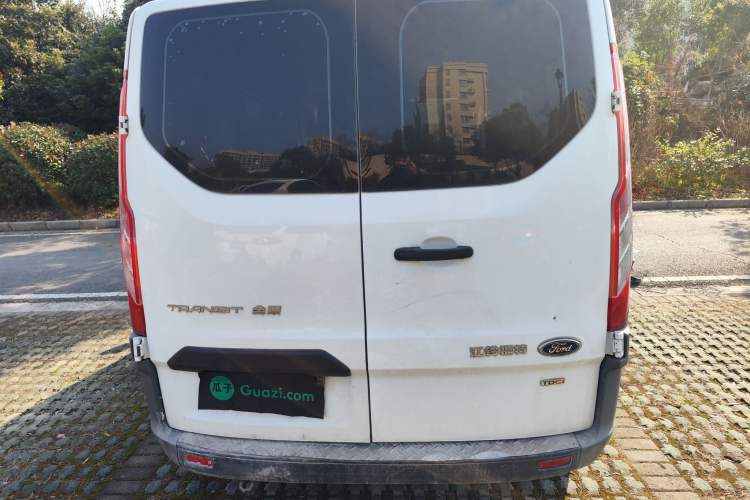 Used Ford Transit 2020 2.0T Diesel Multi-Function Commercial Vehicle Mid-Chassis Low-Roof Design with Dual Rear Doors Emission Standard China V