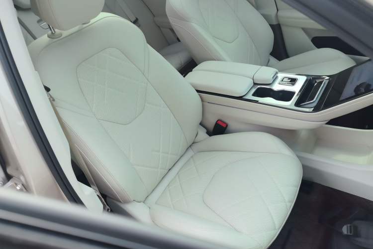 Used ARCFOX Alpha T6 2025 688MAX 175kW
