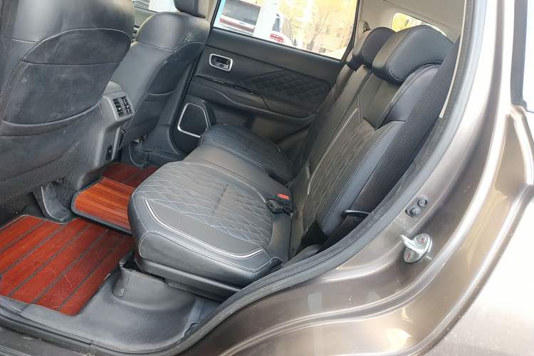 Used Mitsubishi Outlander 2020 2.4L 4x4 Zhi Xiang Edition 5 Seats
