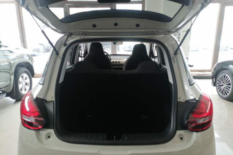 Used Wuling Bingo 2023 203km Light Edition Trunk