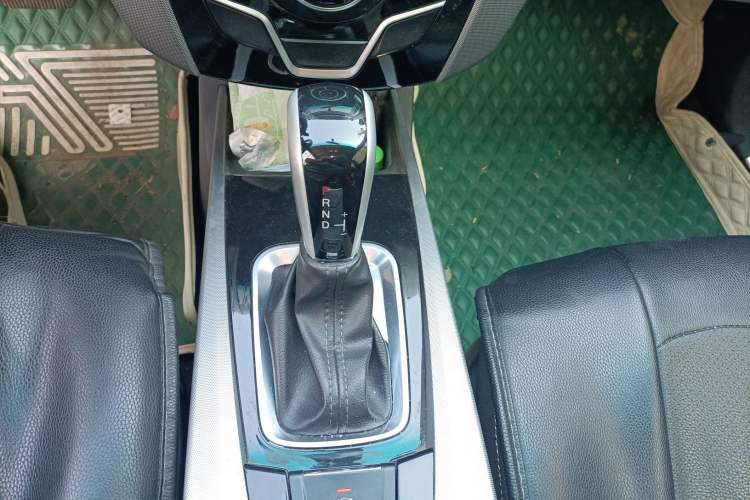 Used Luxgen U6 SUV 2014 1.8T Charm Version
