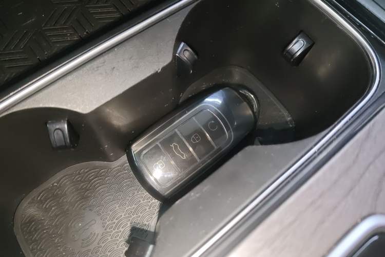 Used Chery Tiggo 8 PRO 2024 Champion Edition 290T Two-Wheel Drive Peak Version 5 Seats Vehicle Key