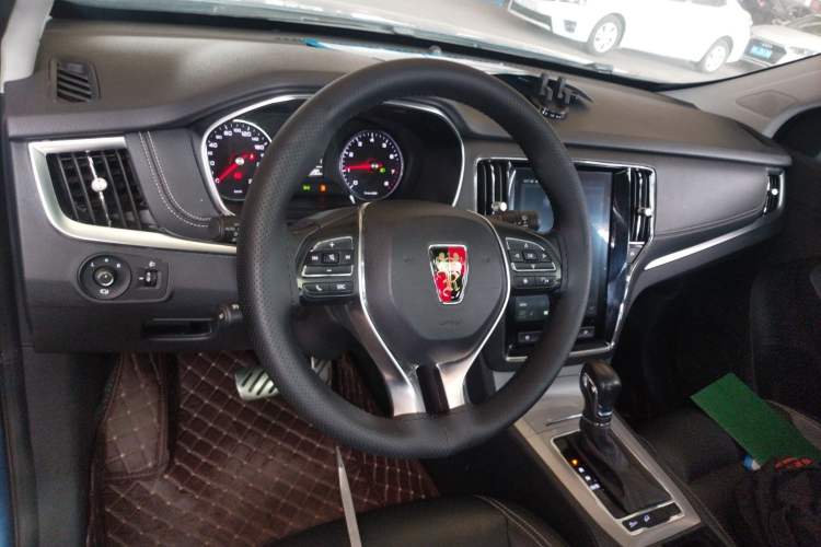 Used Roewe RX5 2016 20T Two-Wheel Drive Automatic Internet Smart Edition