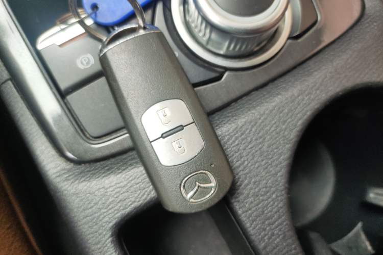 Used Mazda CX-5 2015 2.0L Automatic Two-Wheel Drive Urban Version Interior 1