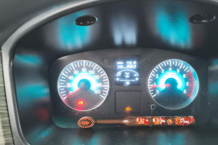 Used Jinbei Hiace X30 CNG 2023 1.5L Natural Gas Super-Enjoyment Passenger Van 5/6/7 Seats No Air Conditioning SWCC15M
