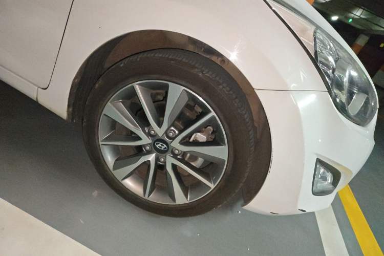 Used Hyundai Elantra (5th Generation / Langdong) 2015 1.6L Automatic Leading Model Right Front Wheel Hub