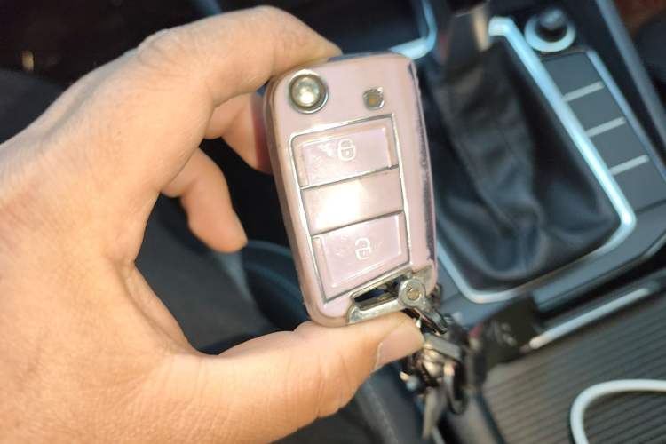 Used Volkswagen Sagitar 2023 280TSI DSG Excellence Plus Edition Vehicle Key