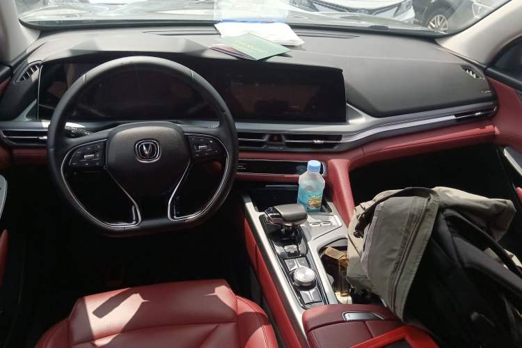 Used CHANGAN CS75 PLUS 2022 2.0T Automatic Pilot Version Center Console