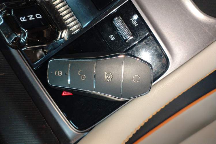 Used BYD Song PLUS New Energy 2023 Champion Edition DM-i 110KM Flagship Model Vehicle Key