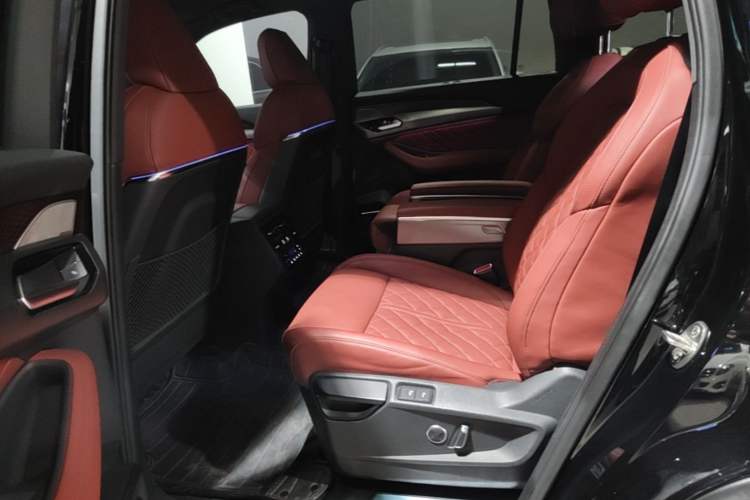 Used Audi Q6 2024 45 TFSI quattro Black Warrior Edition 6 Seats
