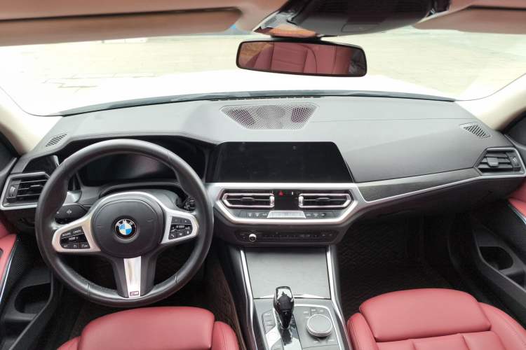 Used BMW 3 Series 2021 Second Facelift 325i M Sport Package Center Console