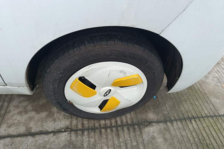 Used Chery QQ Ice Cream 2022 170km Sundae Phosphate Lithium-Ion