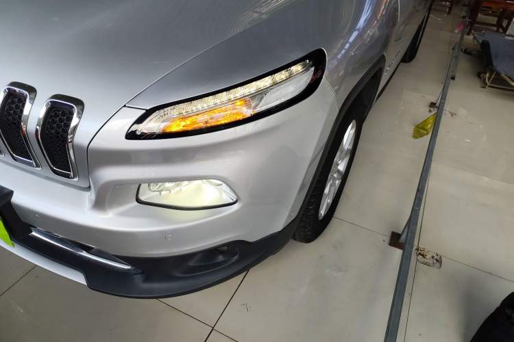 Used Jeep Cherokee 2016 2.4L Professional Smart Version
