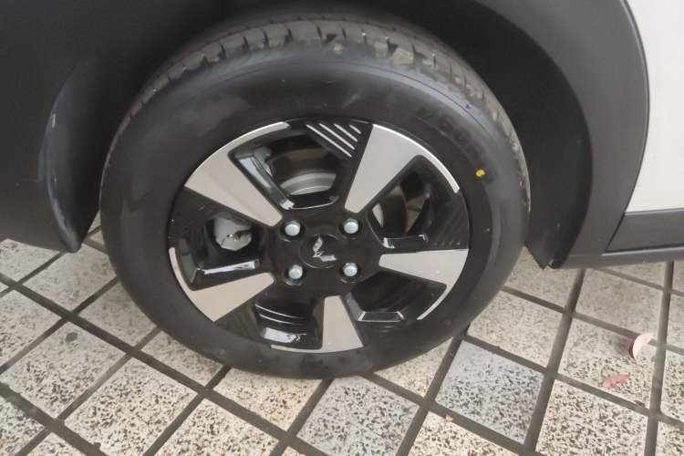 Used Wuling Bingo PLUS 2024 330 km Range Five-Seater Version