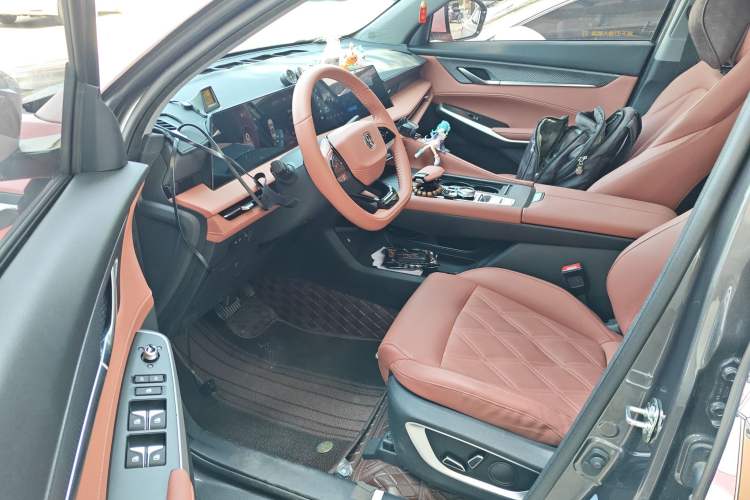 Used Changan CS75 PLUS 2023 3rd Generation 1.5T Automatic Prestige Model
