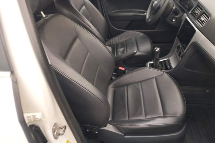 Used Volkswagen Gran Lavida 2013 1.6L Manual Comfort Model