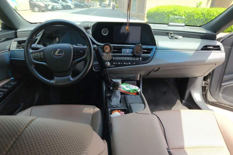 Used Lexus ES 2022 300h Excellence Edition