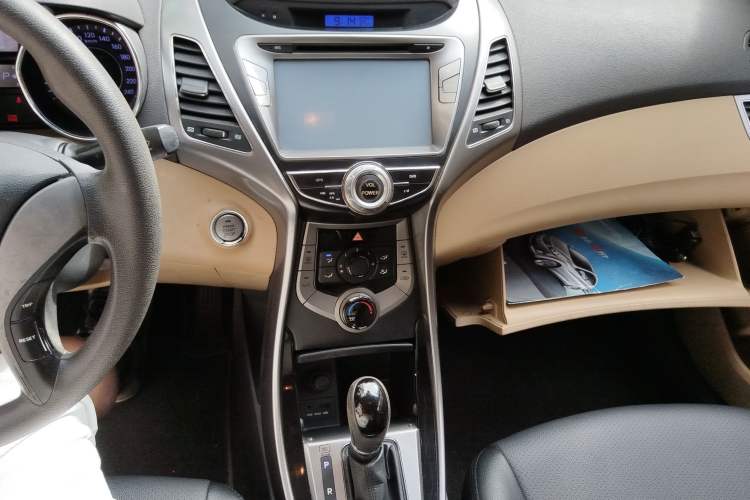 Used Hyundai Elantra (5th Generation / Langdong) 2012 1.6L Automatic Leading Model