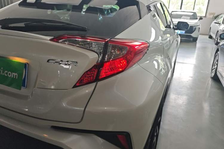 Used Toyota C-HR 2018 2.0L Leading with Sunroof China V Standard Right Rear Taillight