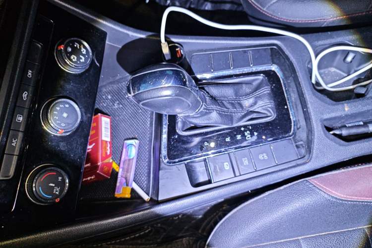 Used Volkswagen Bora 2020 1.5L Automatic Comfort Model Gear Lever