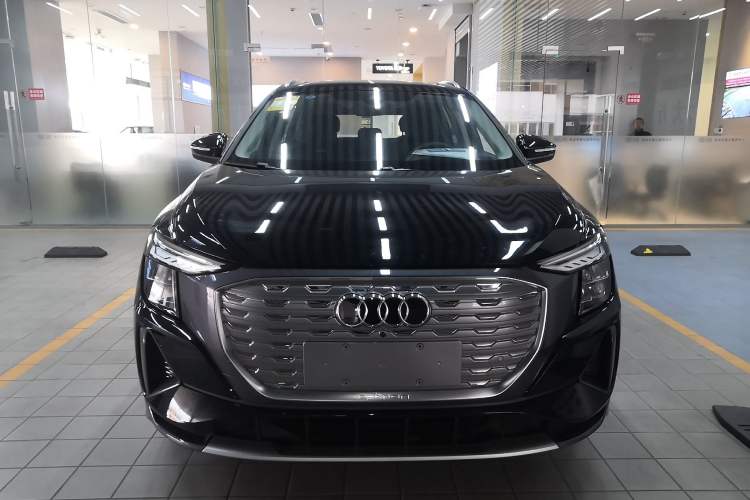 Used Audi Q5 e-tron 2023 40 e-tron Shining Edition Brocade Suit