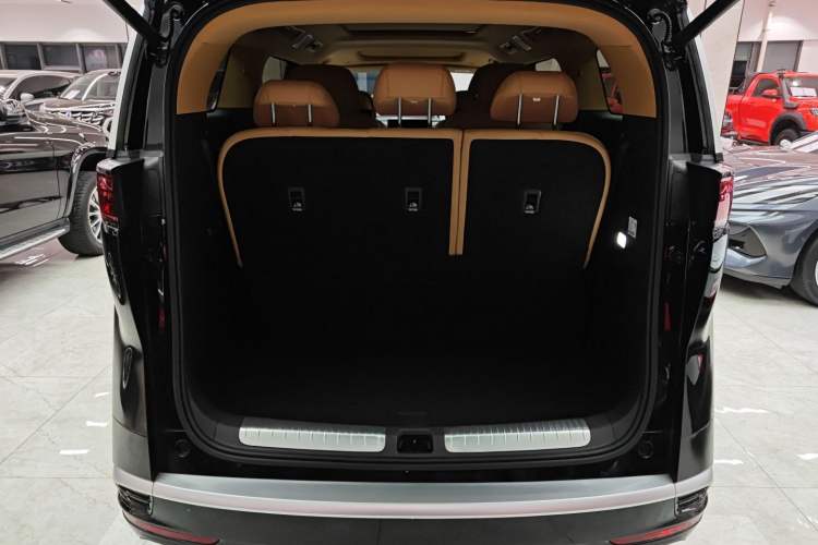 Used Denza D9 2025 DM-i Intelligent Drive 1020 Four-Wheel Drive Flagship Model