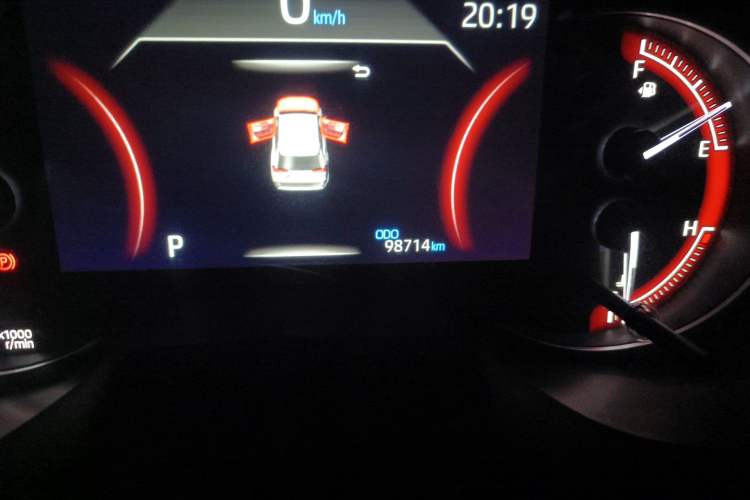 Used Toyota RAV4 2021 2.0L CVT 4x4 Style PLUS Edition Odometer Close Up