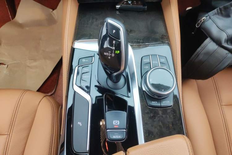 Used BMW 5 Series 2018 Restyled 530Li Leading Edition M Sport Package
