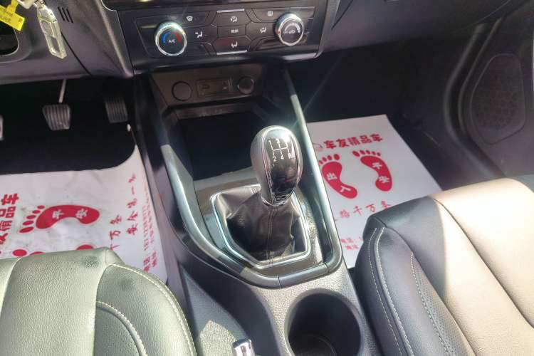 Used Dongfeng Fengon 580 2021 ☆ Star Edition 1.8L Manual Elite Version Gear Lever