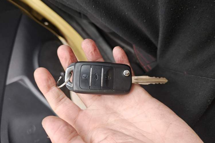 Used CHANGAN Benni 2015 1.4L IMT Luxury Model China V Standard
