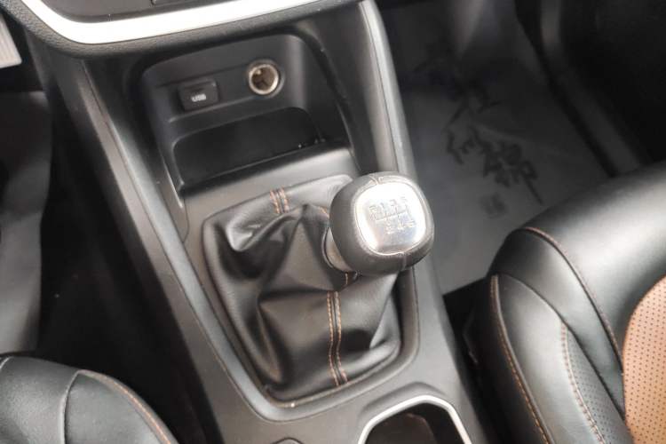 Used Wuling Hongguang S3 2018 1.5L Manual Comfort Model China V Standard
