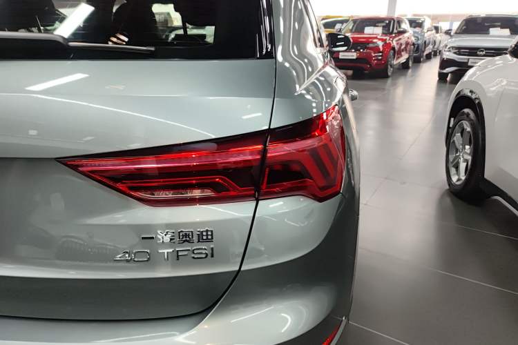 Used Audi Q3 2021 40 TFSI Fashion Dynamic Model